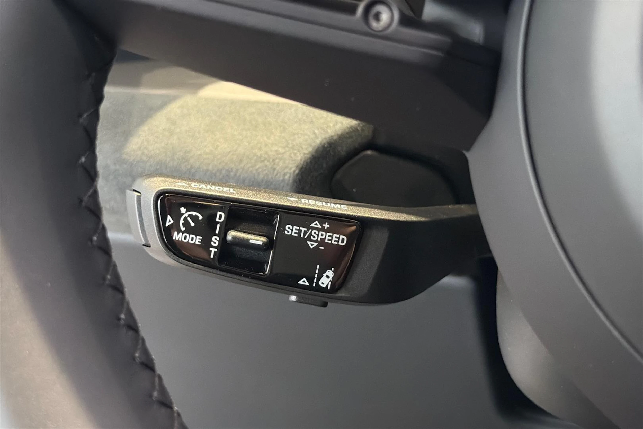 harmaa Porsche Macan 2026 kuva 22.