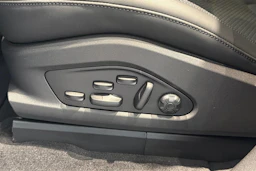 harmaa Porsche Macan 2026 kuva 26.