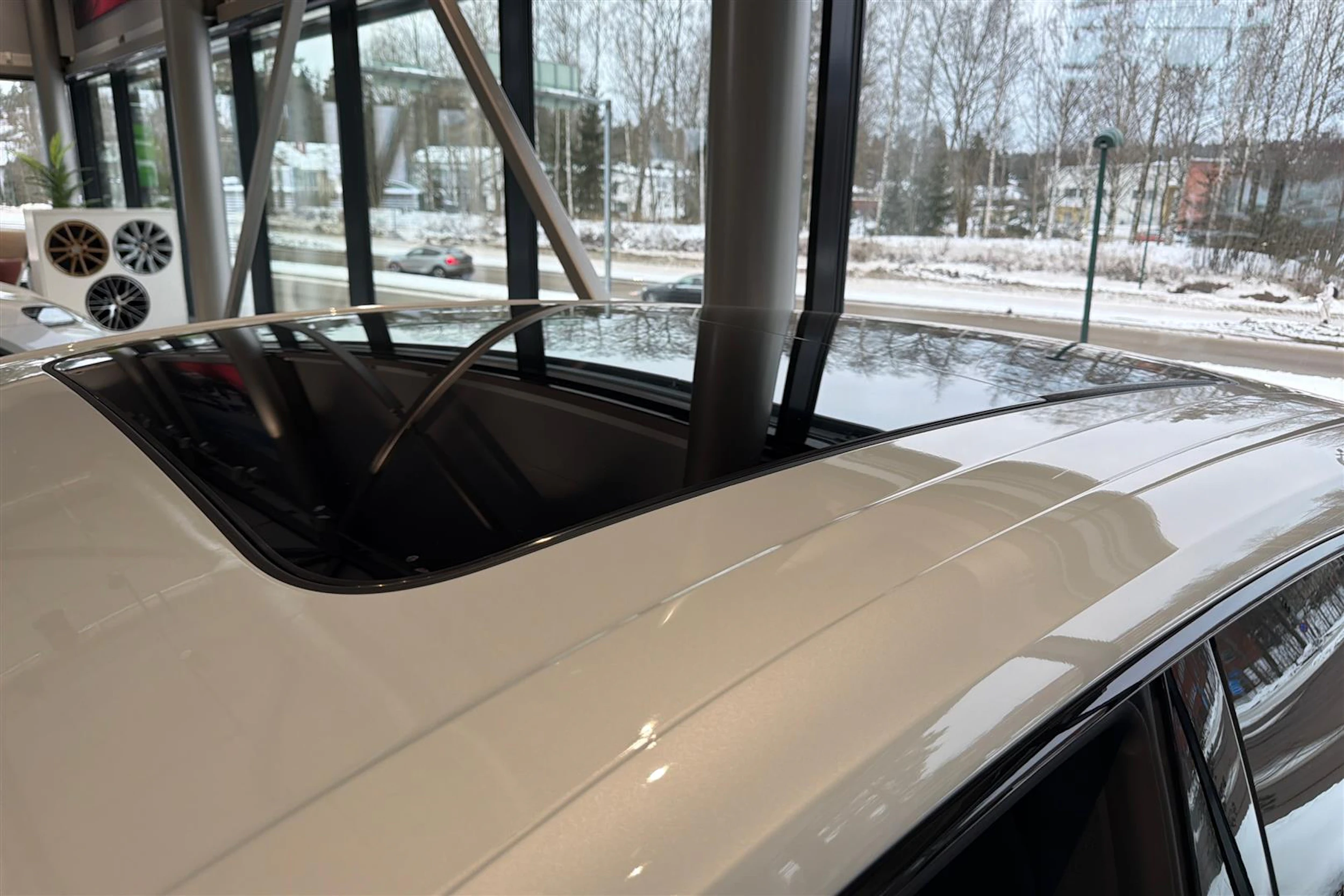 harmaa Porsche Macan 2026 kuva 27.