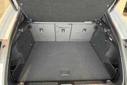 harmaa Porsche Macan 2026 kuva 29.