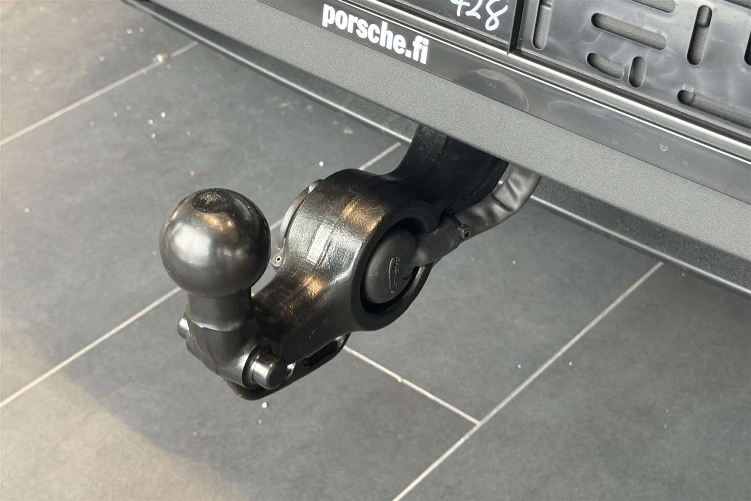 harmaa Porsche Macan 2026 kuva 30.