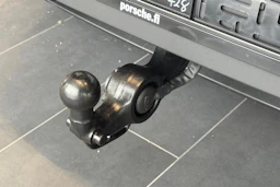 harmaa Porsche Macan 2026 kuva 30.