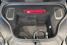 harmaa Porsche Macan 2026 kuva 31.