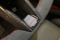 punainen Porsche Macan 2026 kuva 17.