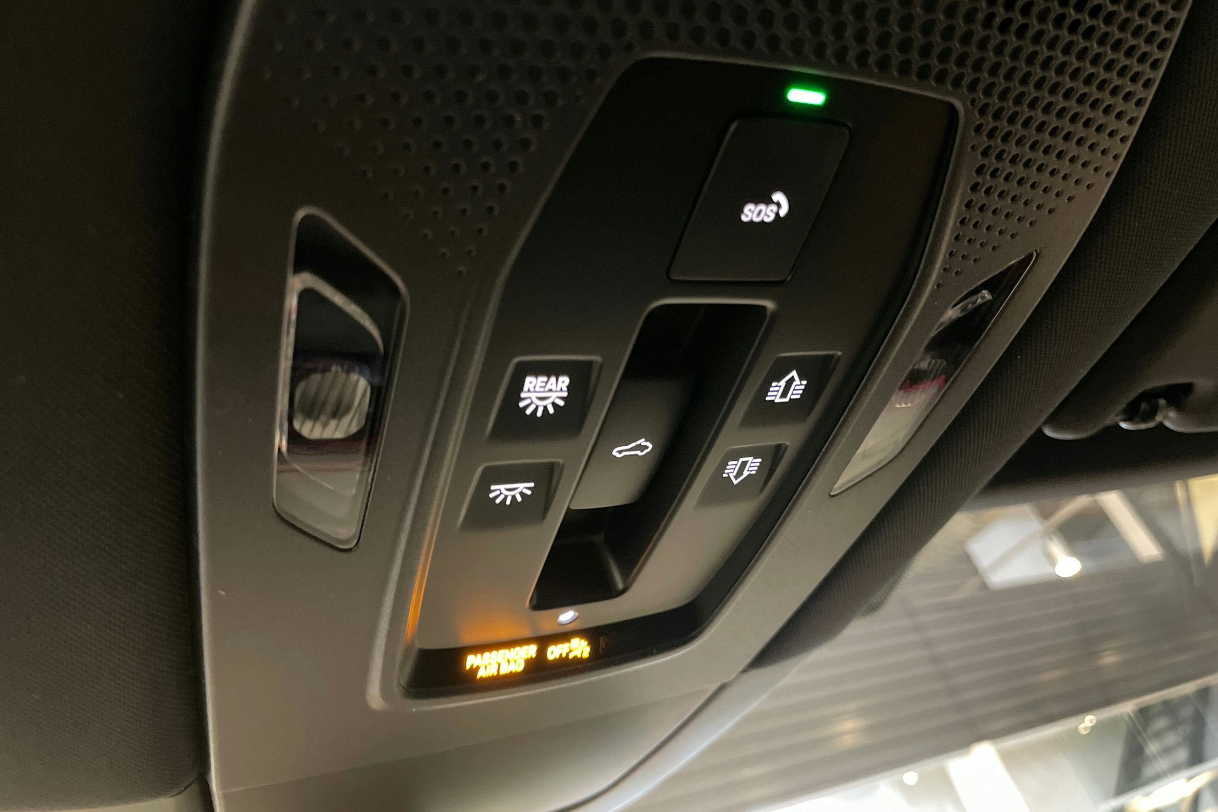 punainen Porsche Macan 2026 kuva 28.