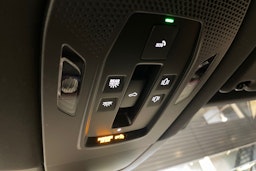 punainen Porsche Macan 2026 kuva 28.