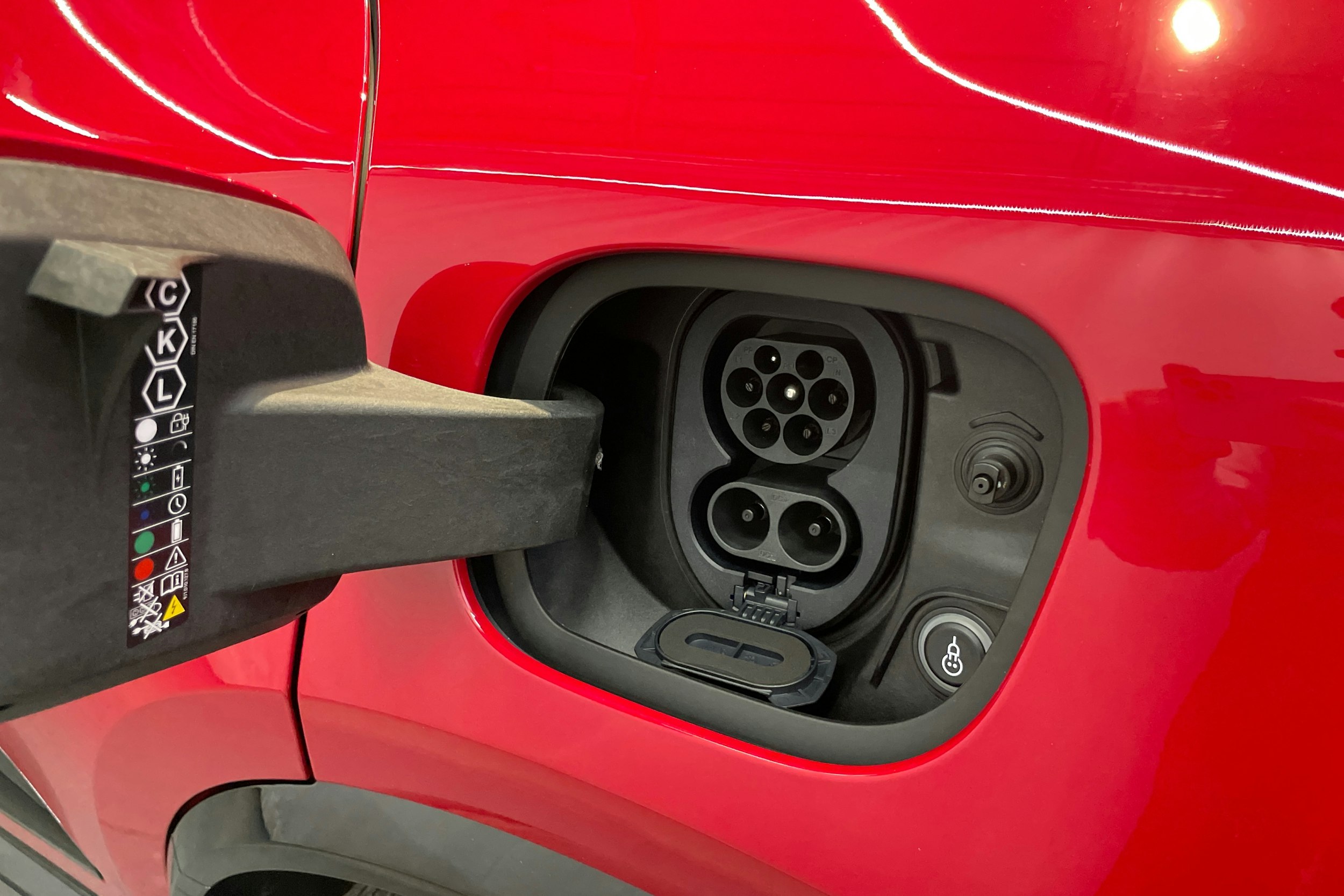 punainen Porsche Macan 2026 kuva 34.