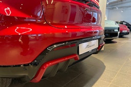 punainen Porsche Macan 2026 kuva 38.