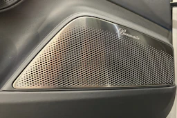 harmaa Porsche Macan 2026 kuva 14.