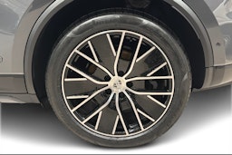 harmaa Porsche Macan 2026 kuva 10.