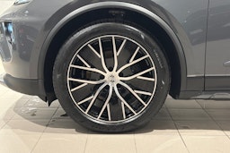 harmaa Porsche Macan 2026 kuva 11.