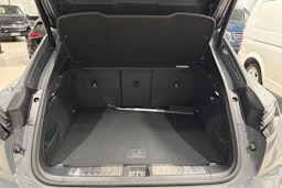 harmaa Porsche Macan 2026 kuva 12.