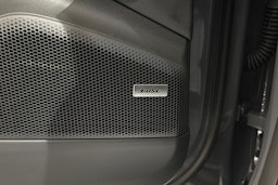 harmaa Porsche Macan 2026 kuva 20.