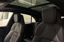 harmaa Porsche Macan 2026 kuva 21.