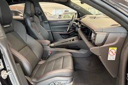 musta Porsche Macan 2026 kuva 12.