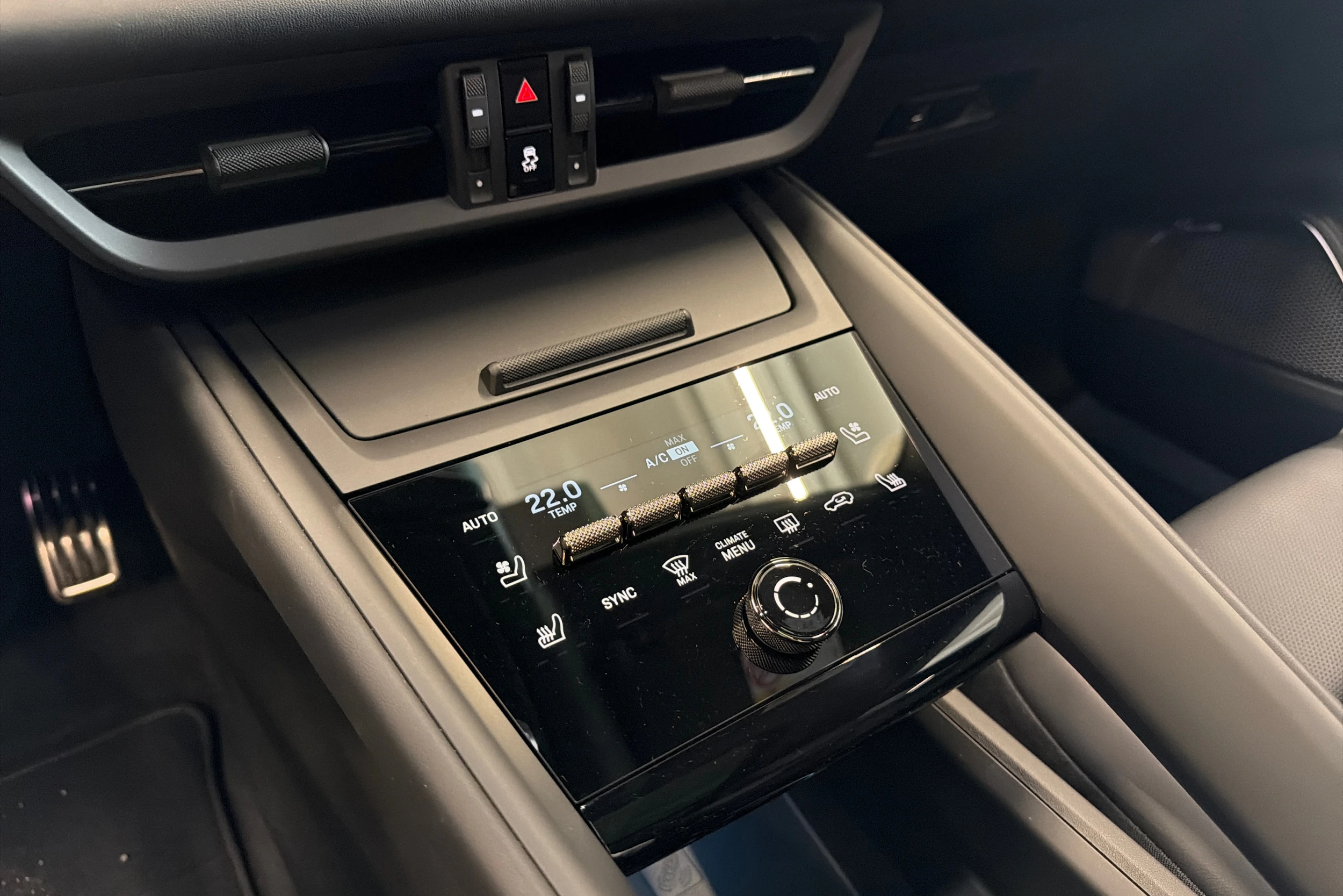 musta Porsche Macan 2026 kuva 20.