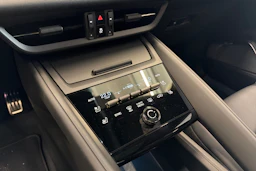 musta Porsche Macan 2026 kuva 20.