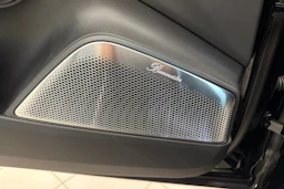 musta Porsche Macan 2026 kuva 25.