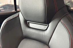 musta Porsche Macan 2026 kuva 29.