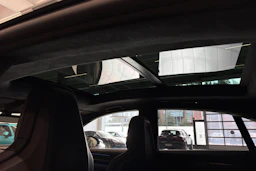 musta Porsche Macan 2026 kuva 31.