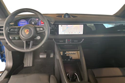 sininen Porsche Macan 2026 kuva 8.