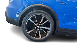 sininen Porsche Macan 2026 kuva 10.