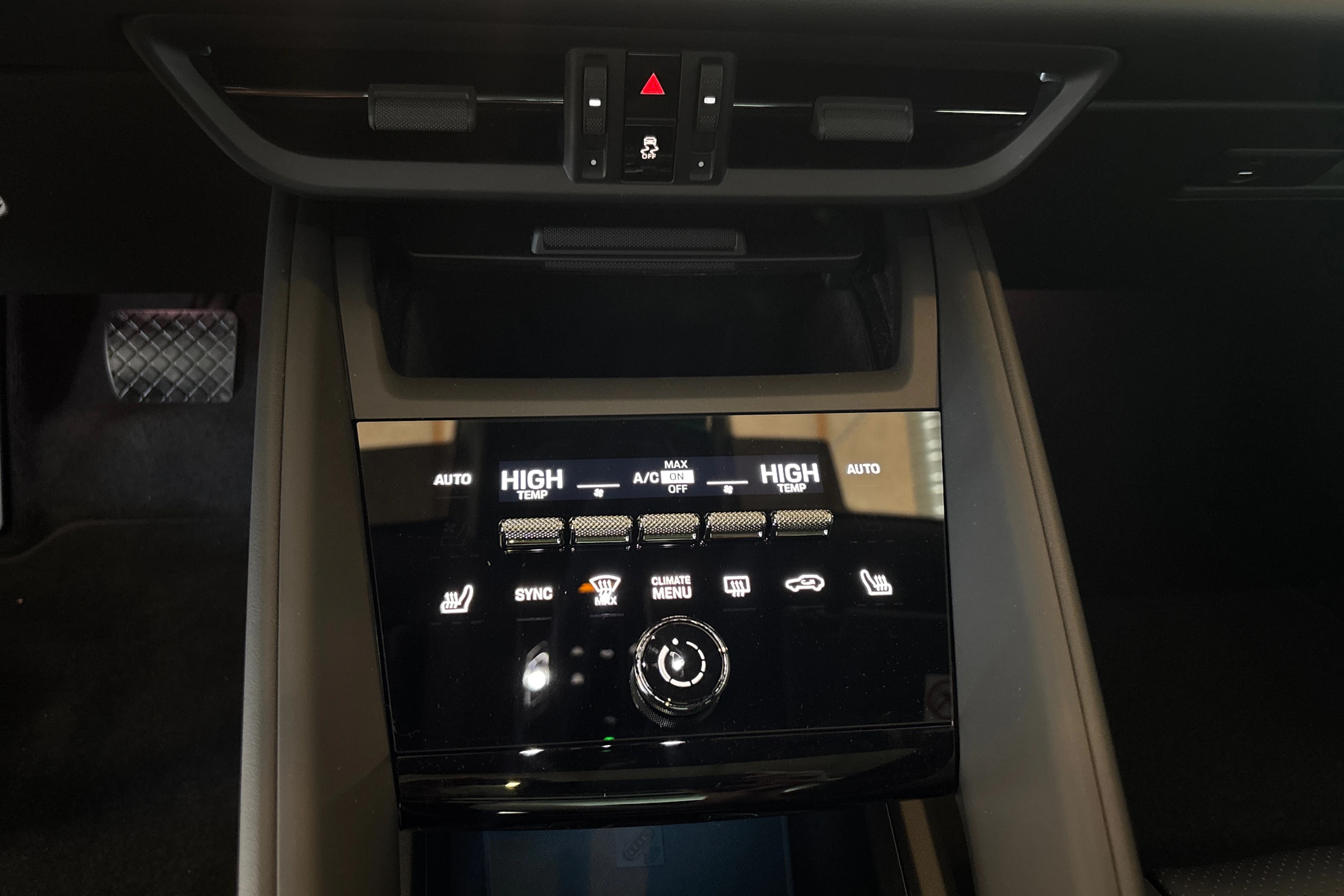 sininen Porsche Macan 2026 kuva 18.