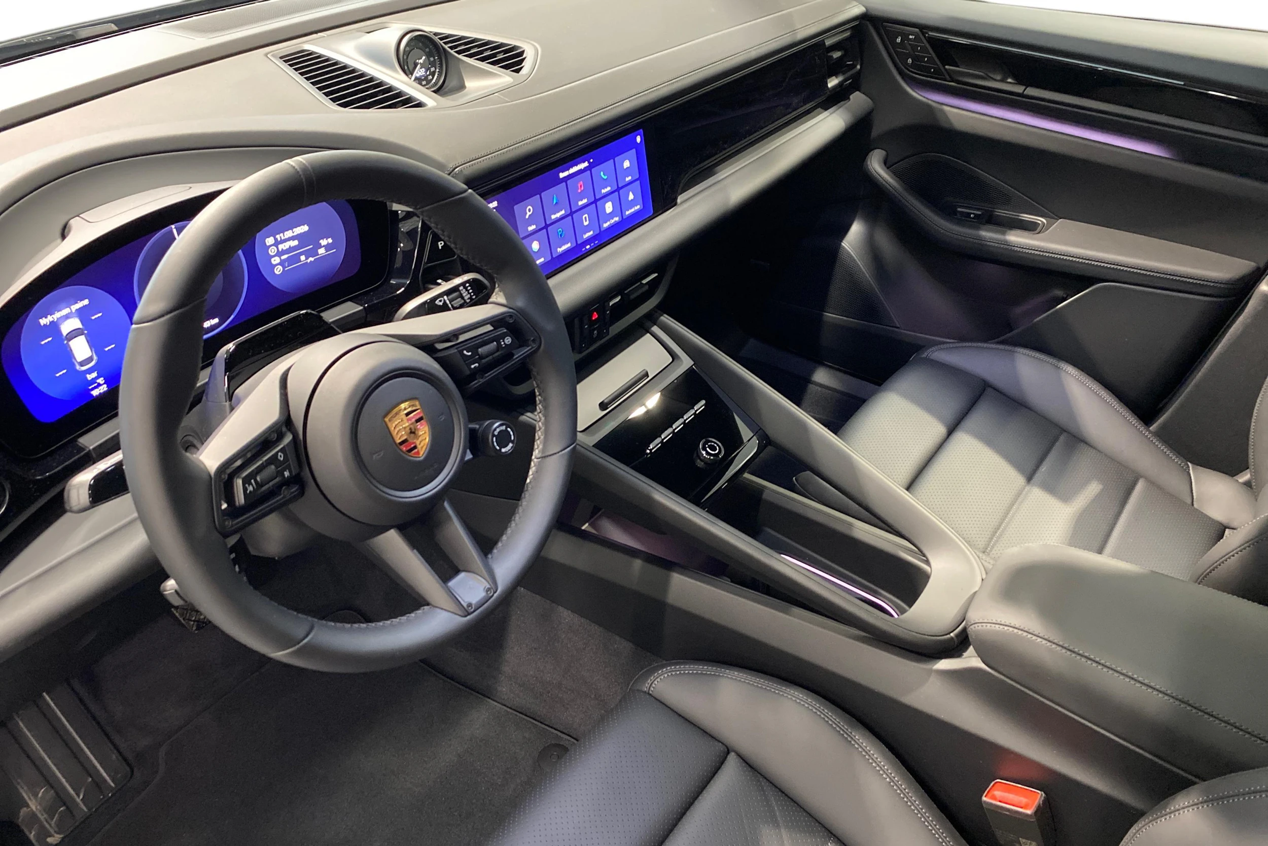 harmaa Porsche Macan 2026 kuva 5.
