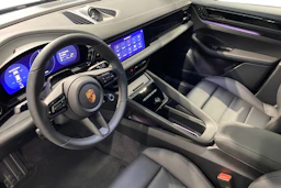 harmaa Porsche Macan 2026 kuva 5.