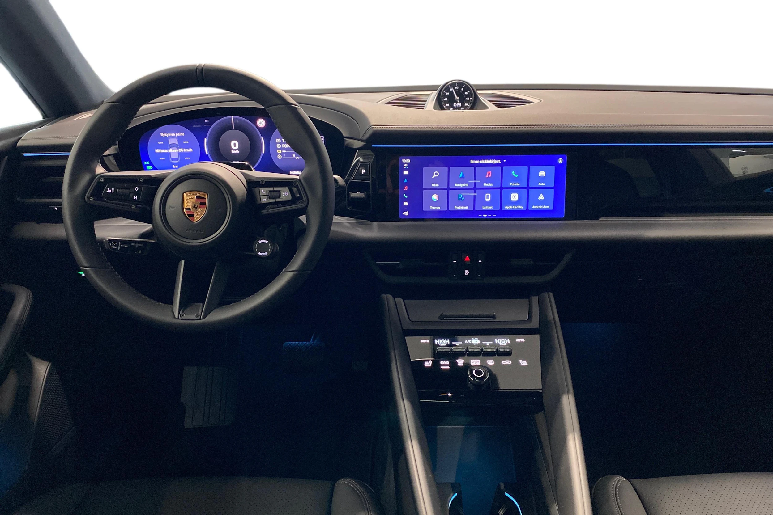 harmaa Porsche Macan 2026 kuva 6.