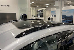 harmaa Porsche Macan 2026 kuva 13.