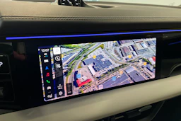 sininen Porsche Macan 2026 kuva 11.
