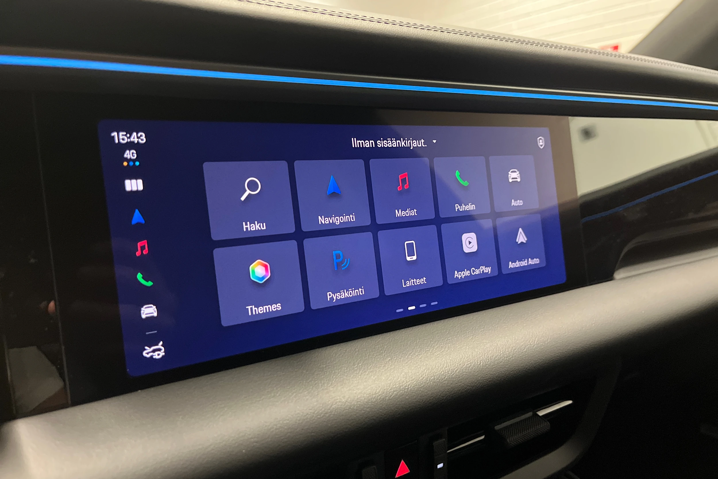 punainen Porsche Macan 2026 kuva 11.