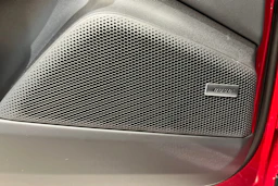 punainen Porsche Macan 2026 kuva 16.
