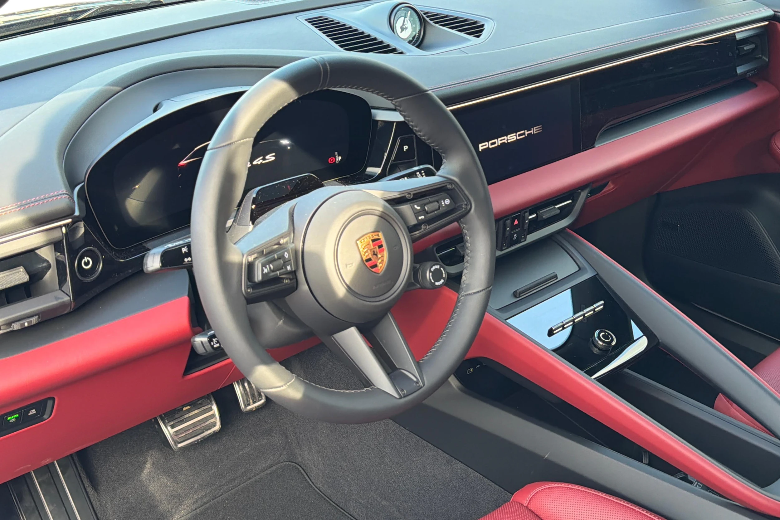 musta Porsche Macan 2026 kuva 7.