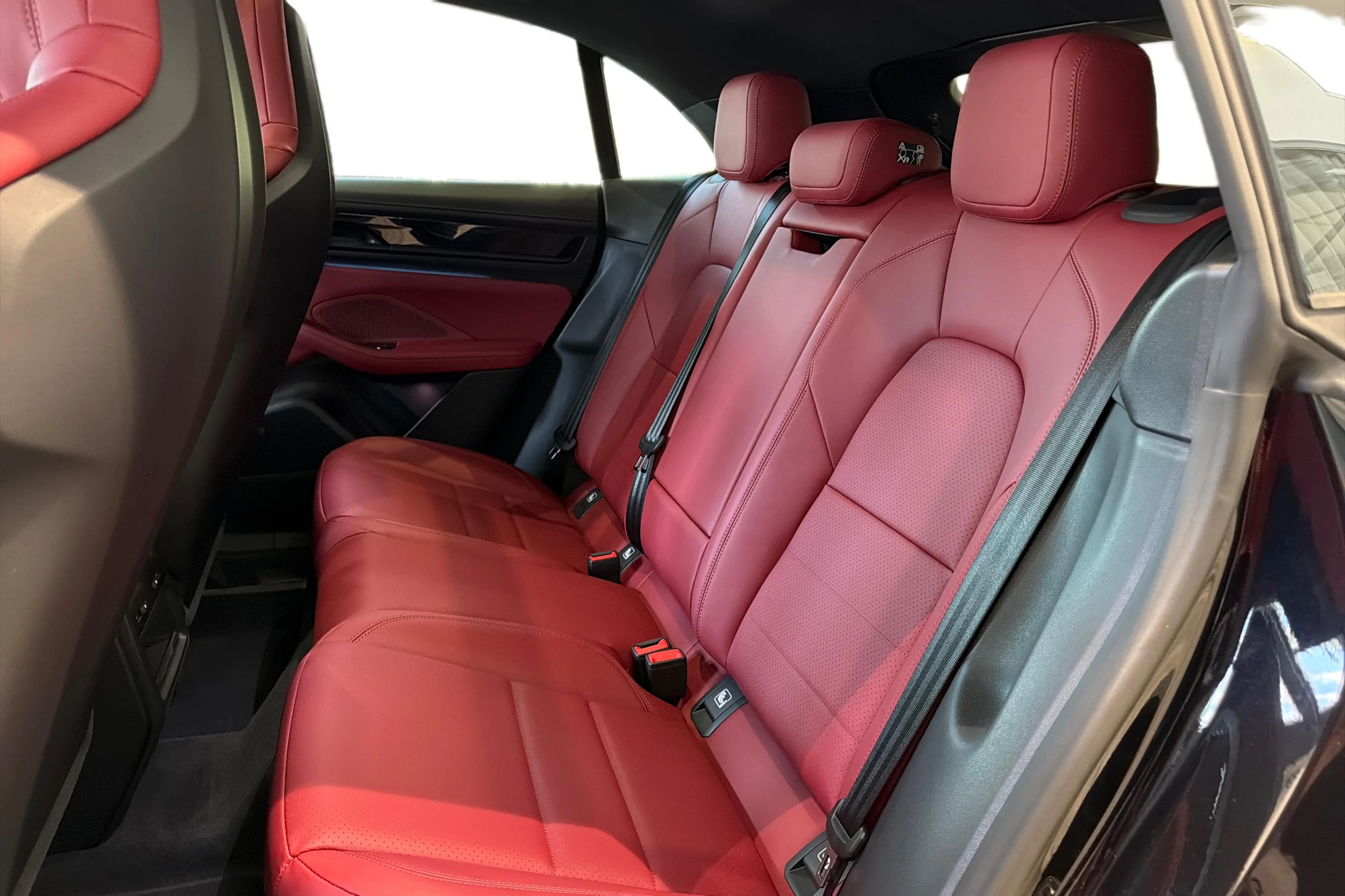 musta Porsche Macan 2026 kuva 9.