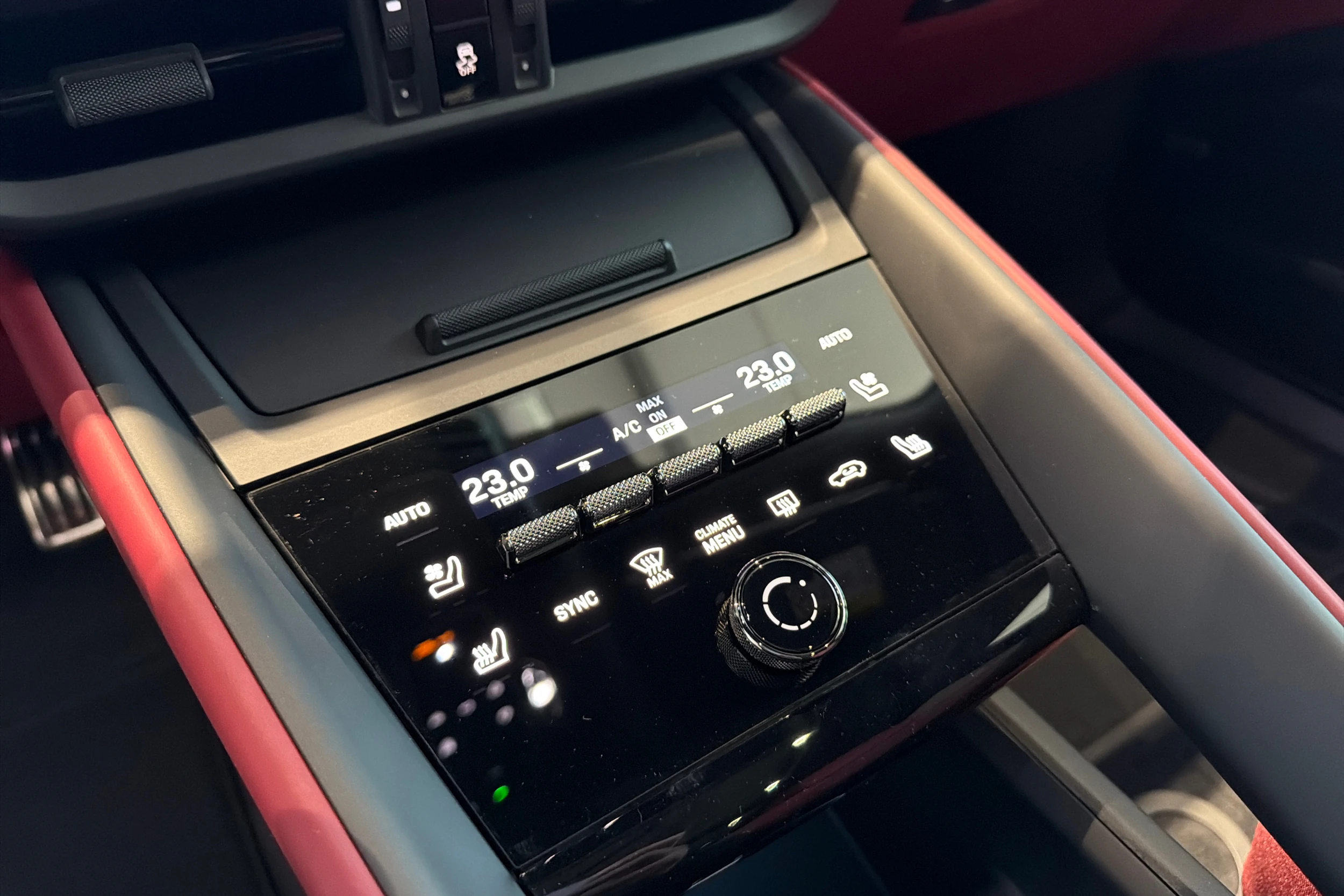 musta Porsche Macan 2026 kuva 15.