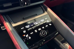 musta Porsche Macan 2026 kuva 15.