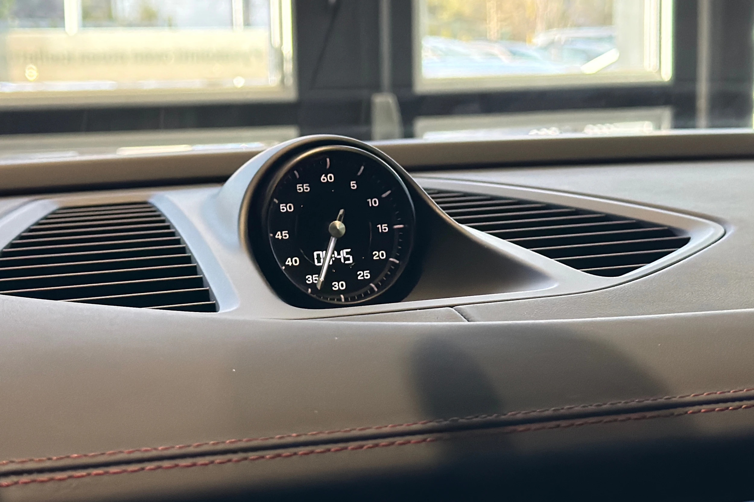 musta Porsche Macan 2026 kuva 17.