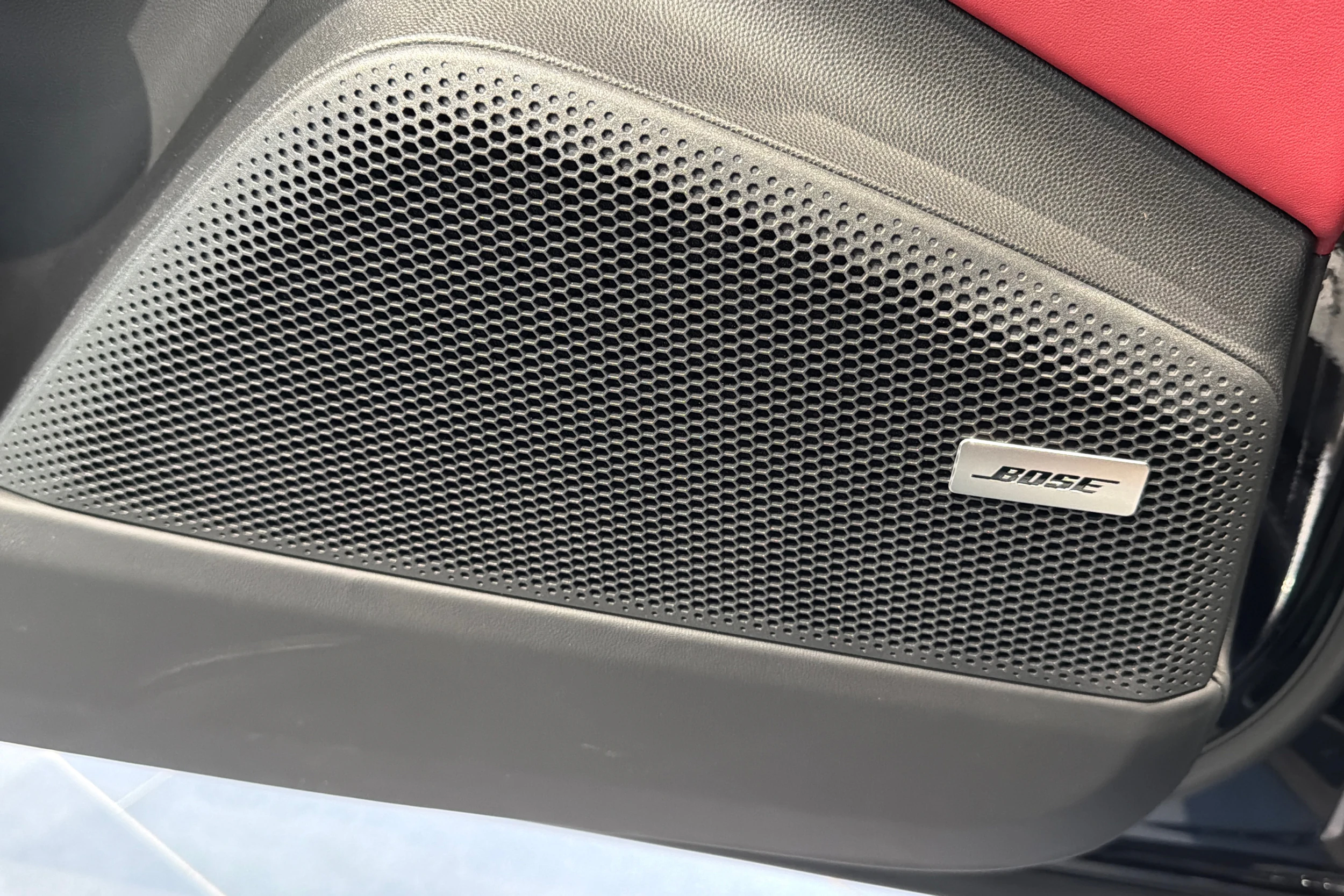 musta Porsche Macan 2026 kuva 20.