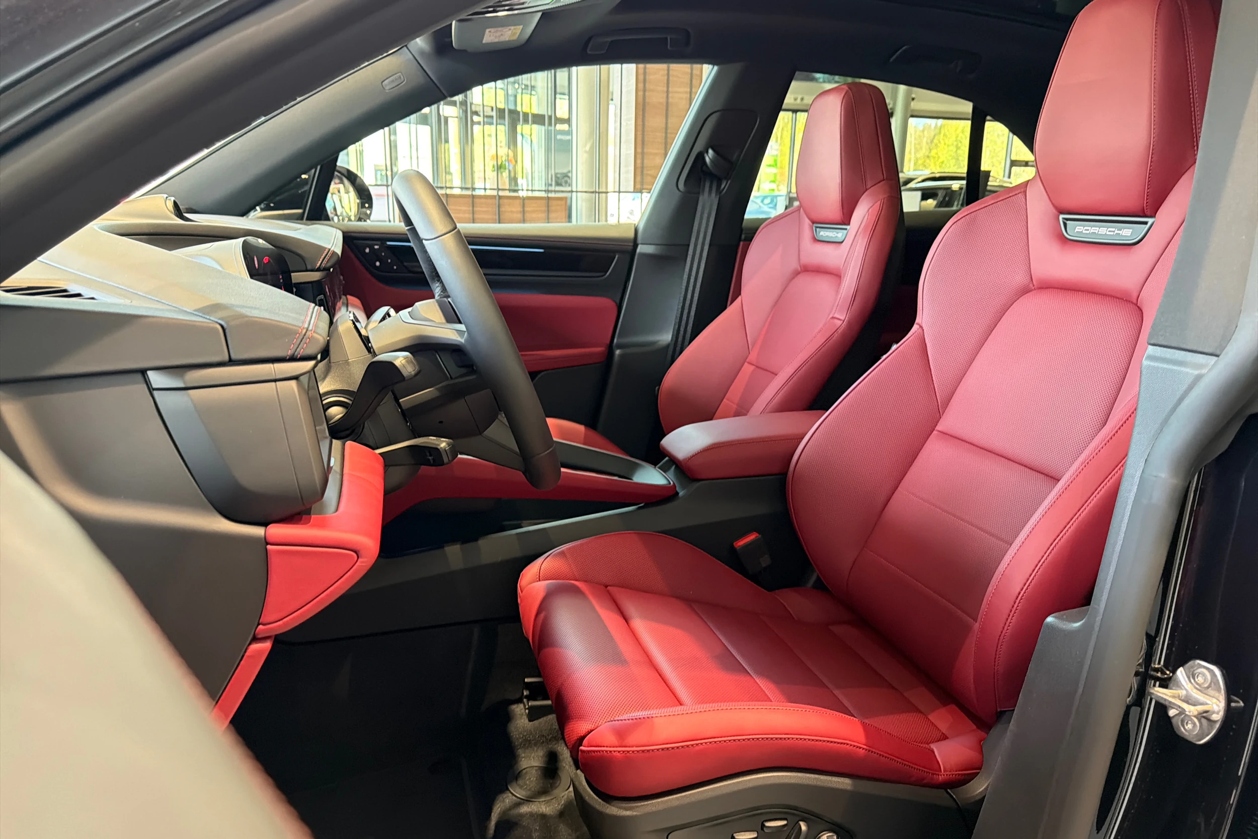musta Porsche Macan 2026 kuva 23.