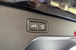 musta Porsche Macan 2026 kuva 27.