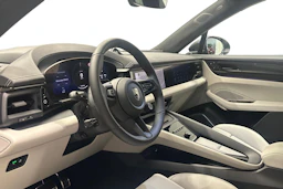 harmaa Porsche Macan 2026 kuva 5.
