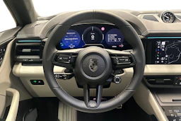 harmaa Porsche Macan 2026 kuva 8.