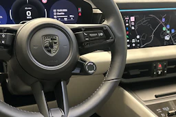 harmaa Porsche Macan 2026 kuva 9.