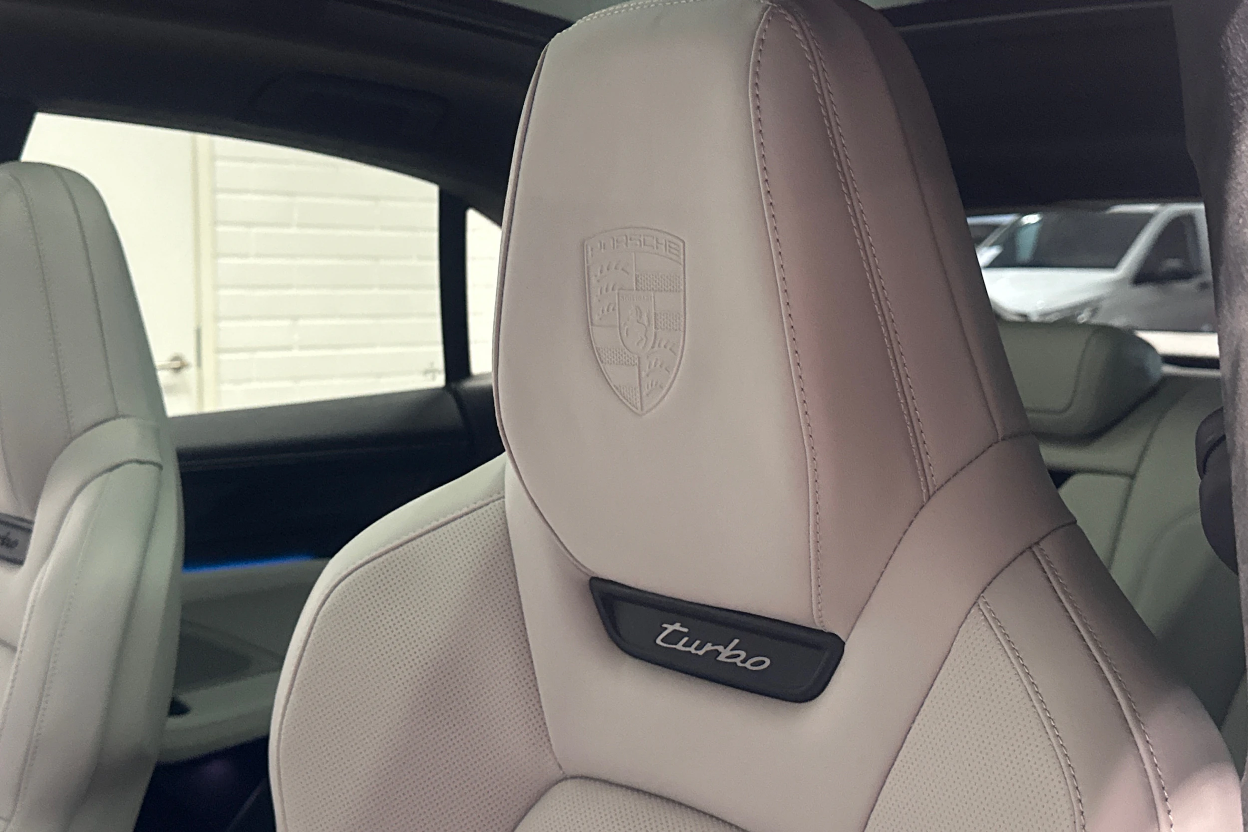 harmaa Porsche Macan 2026 kuva 19.