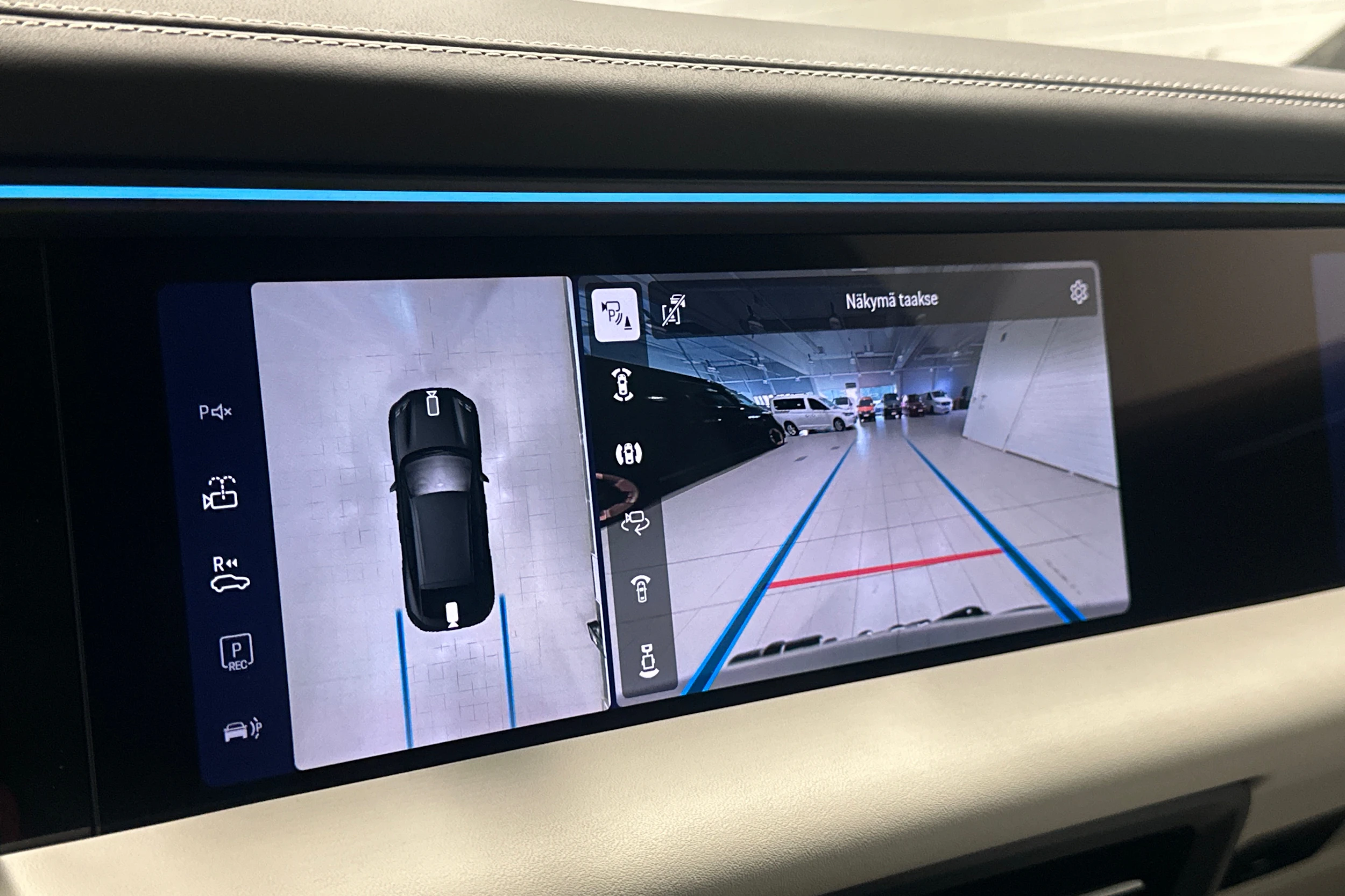 harmaa Porsche Macan 2026 kuva 21.
