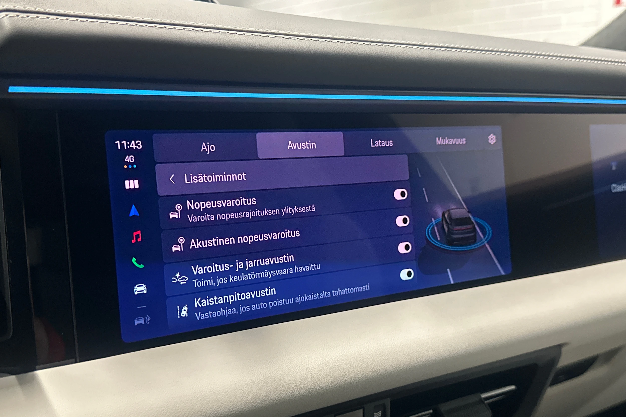 harmaa Porsche Macan 2026 kuva 23.