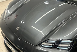 harmaa Porsche Macan 2026 kuva 29.