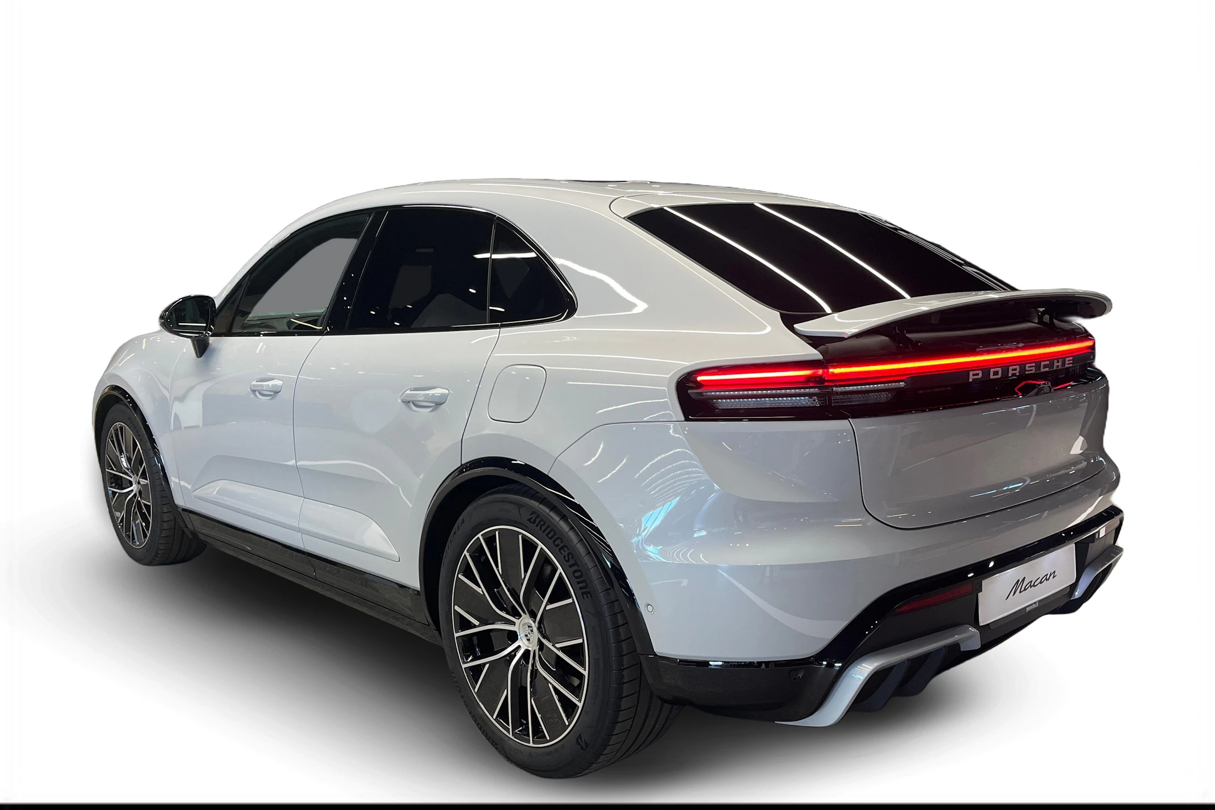 met. harmaa Porsche Macan 2026 kuva 2.